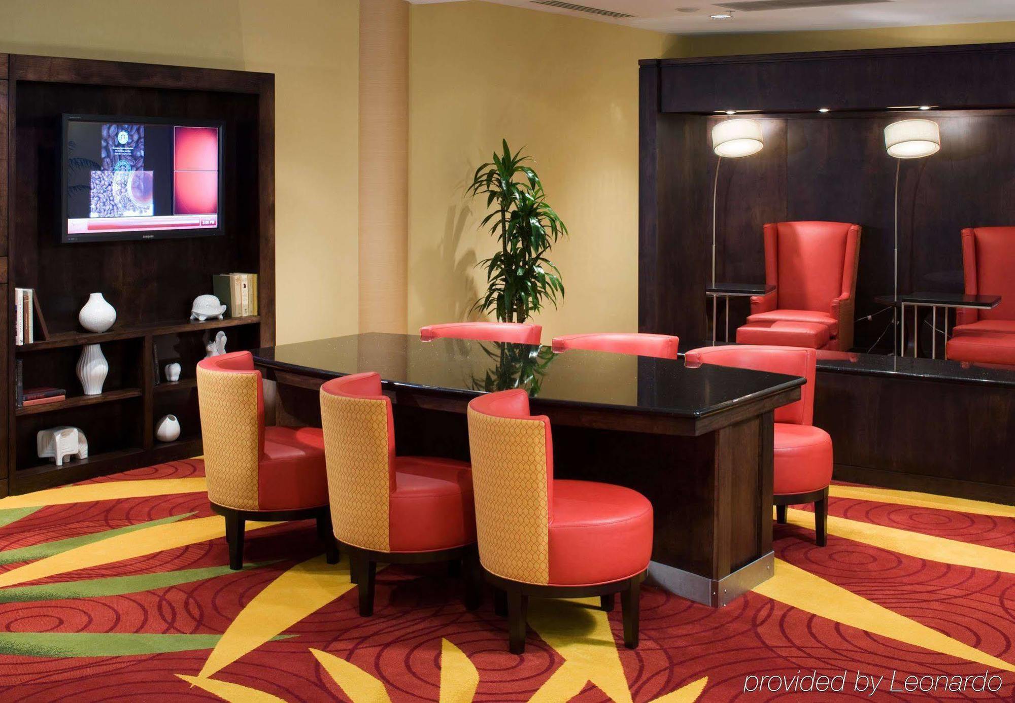 Holiday Inn เชซาพีค ภายนอก รูปภาพ