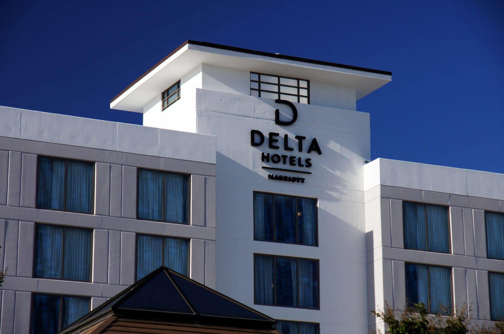 Holiday Inn เชซาพีค ภายนอก รูปภาพ