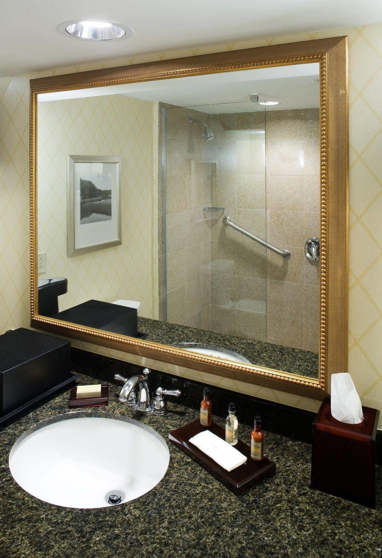 Holiday Inn เชซาพีค ภายนอก รูปภาพ