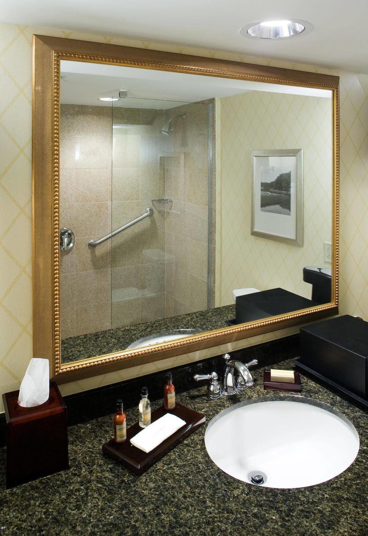 Holiday Inn เชซาพีค ภายนอก รูปภาพ