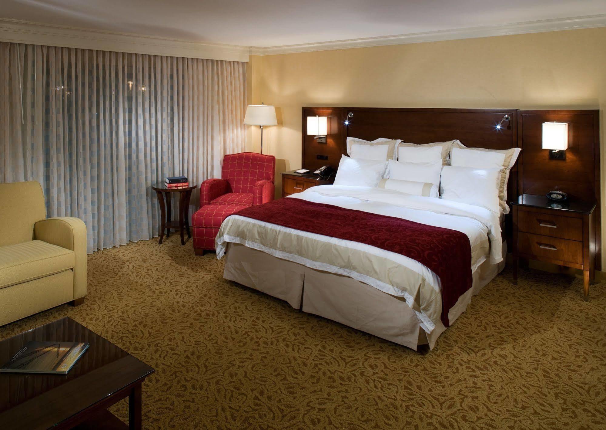 Holiday Inn เชซาพีค ภายนอก รูปภาพ